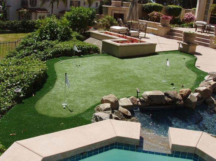 The 4 Best Backyard Putting Greens Ideal Turf
